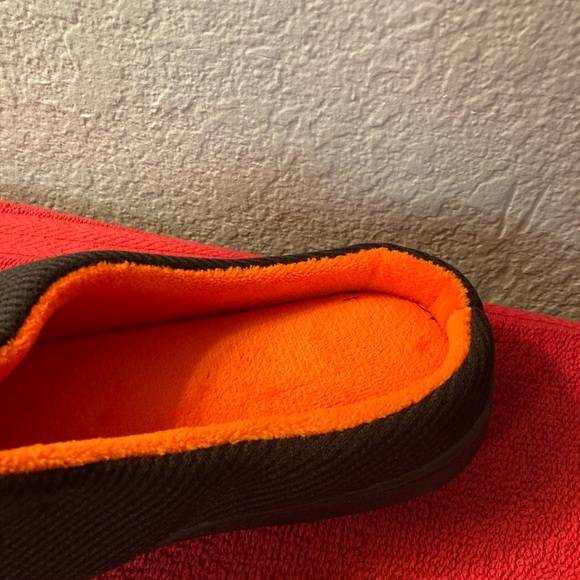 Slippers - Picture 4 of 4